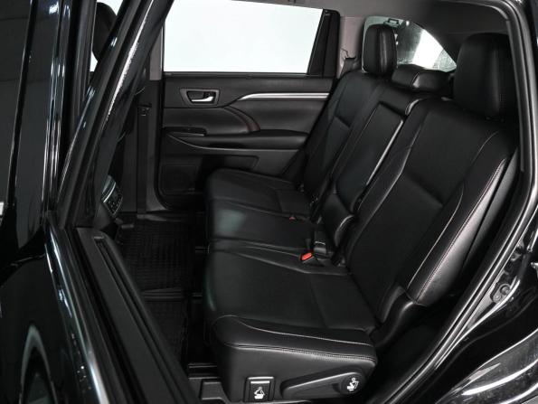 Toyota Highlander III (XU50) Рестайлинг с пробегом 2018 года, цена 3 299 000 рублей, 179681 км, внедорожник, Автокод Объявления