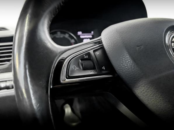 Skoda Rapid I Рестайлинг с пробегом 2018 года, цена 1 450 000 рублей, 65000 км, лифтбек, Автокод Объявления