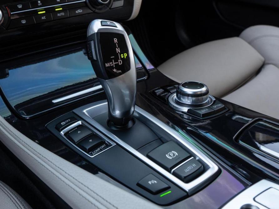 BMW 5 серии VI (F10/F11/F07) Рестайлинг Волгоград  - изображение 17