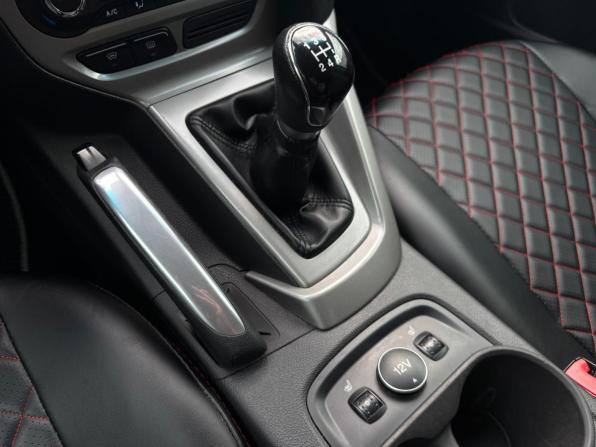 Ford Focus III с пробегом 2012 года, цена 650 000 рублей, 245492 км, седан, Автокод Объявления