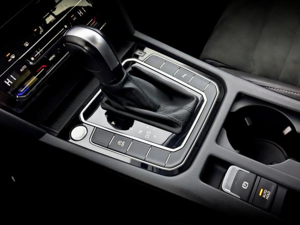 Volkswagen Passat B8 Рестайлинг с пробегом 2021 года, цена 2 490 000 рублей, 90268 км, седан, Автокод Объявления