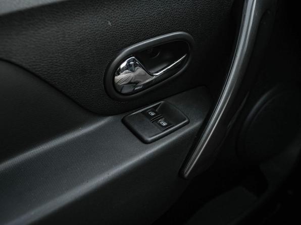 Renault Sandero II с пробегом 2016 года, цена 740 000 рублей, 180659 км, хэтчбек, Автокод Объявления