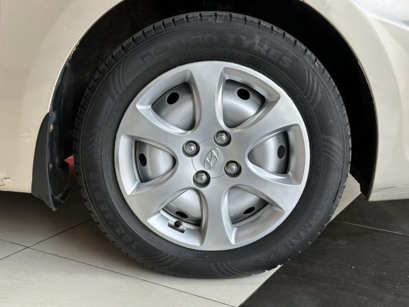 Hyundai Solaris I с пробегом 2013 года, цена 699 000 рублей, 172356 км, седан, Автокод Объявления