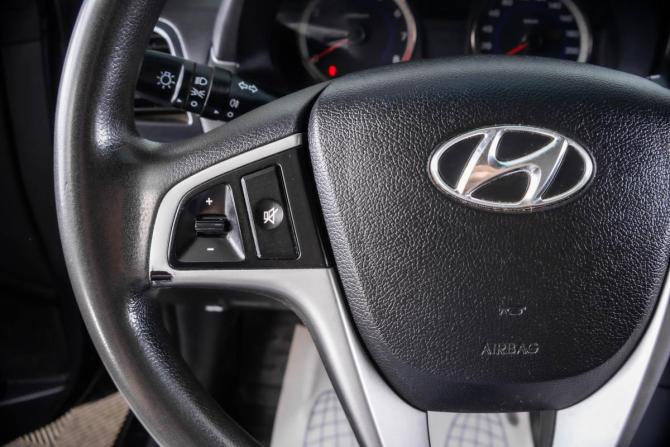 Hyundai Solaris I Рестайлинг с пробегом 2015 года, цена 849 000 рублей, 173000 км, седан, Автокод Объявления