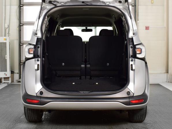 Toyota Sienta II с пробегом 2017 года, цена 1 400 995 рублей, 118584 км, компактвэн, Автокод Объявления