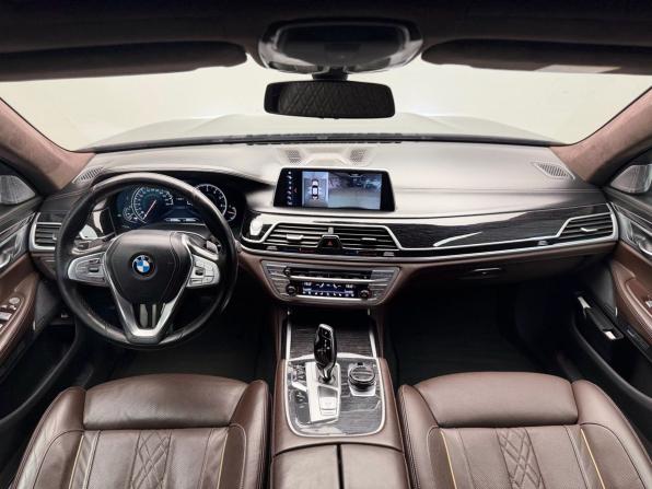 BMW 7 серии VI (G11/G12) с пробегом 2017 года, цена 3 759 000 рублей, 213608 км, седан, Автокод Объявления