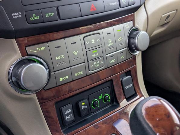 Toyota Highlander II (XU40) Рестайлинг с пробегом 2013 года, цена 1 995 000 рублей, 231320 км, внедорожник, Автокод Объявления