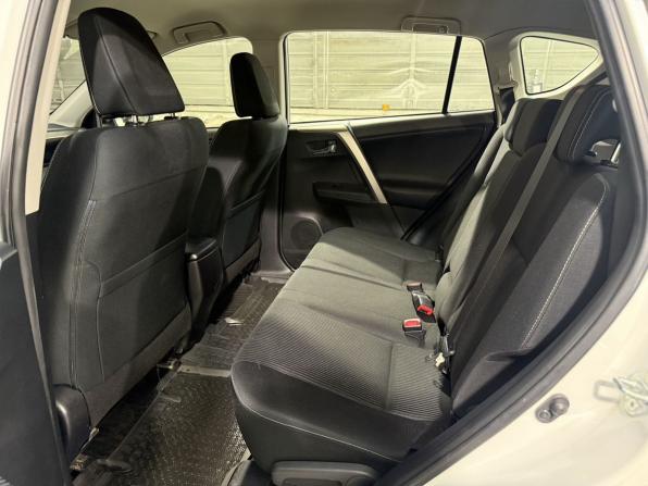 Toyota RAV4 IV (XA40) с пробегом 2014 года, цена 1 949 800 рублей, 110000 км, внедорожник, Автокод Объявления