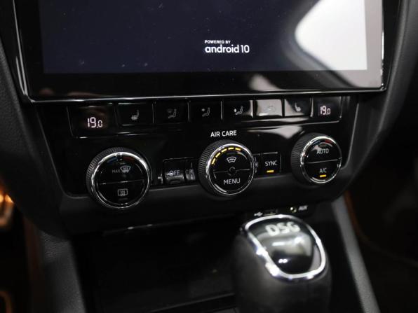 Skoda Octavia III (A7) Рестайлинг с пробегом 2017 года, цена 1 999 000 рублей, 182670 км, лифтбек, Автокод Объявления