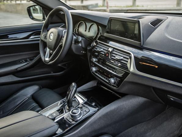 BMW 5 серии VII (G30/G31/G38) с пробегом 2017 года, цена 3 318 000 рублей, 91038 км, седан, Автокод Объявления