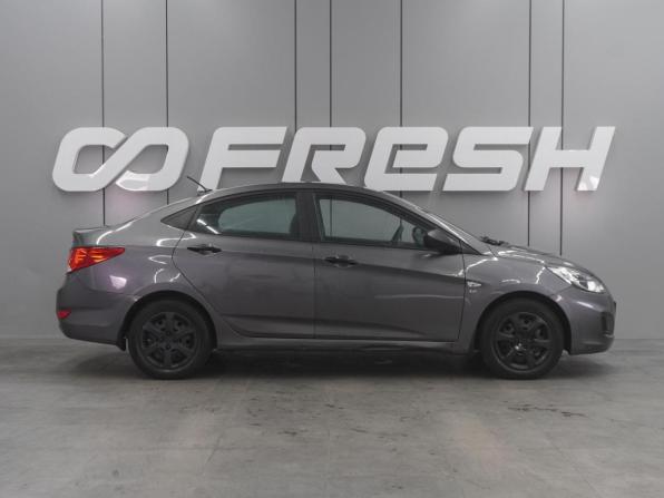 Hyundai Solaris I с пробегом 2013 года, цена 899 000 рублей, 93381 км, седан, Автокод Объявления