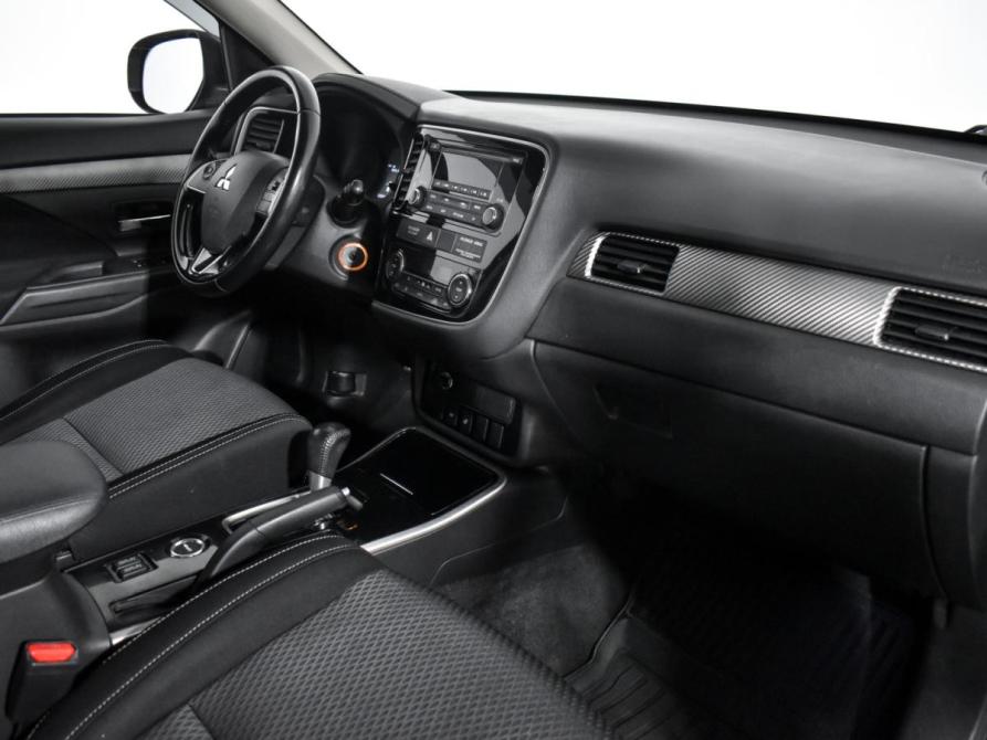 Mitsubishi Outlander III Рестайлинг 2 Санкт-Петербург  - изображение 14