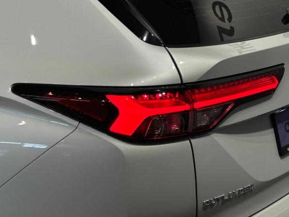 Mitsubishi Outlander IV с пробегом 2023 года, цена 3 727 000 рублей, 4661 км, внедорожник, Автокод Объявления