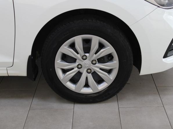 Hyundai Solaris II с пробегом 2018 года, цена 1 509 900 рублей, 44036 км, седан, Автокод Объявления