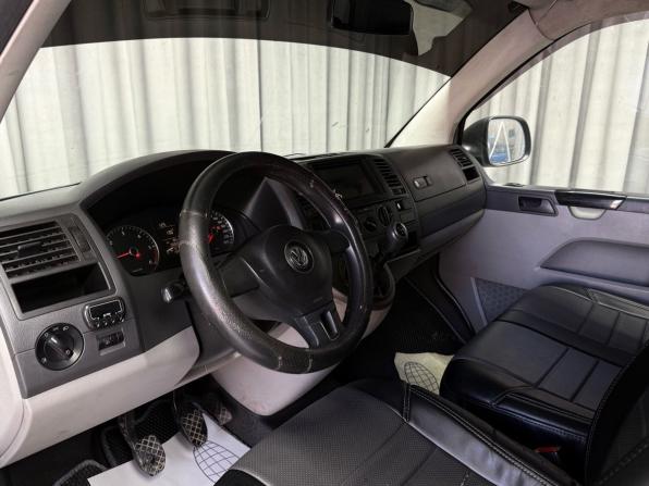Volkswagen Transporter T5 Рестайлинг с пробегом 2011 года, цена 1 049 000 рублей, 359200 км, фургон, Автокод Объявления