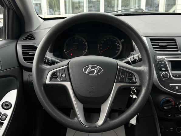 Hyundai Solaris I Рестайлинг с пробегом 2016 года, цена 990 000 рублей, 168438 км, седан, Автокод Объявления