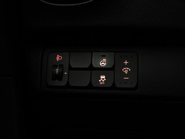 Kia Soul II Рестайлинг с пробегом 2018 года, цена 1 799 700 рублей, 92331 км, хэтчбек, Автокод Объявления