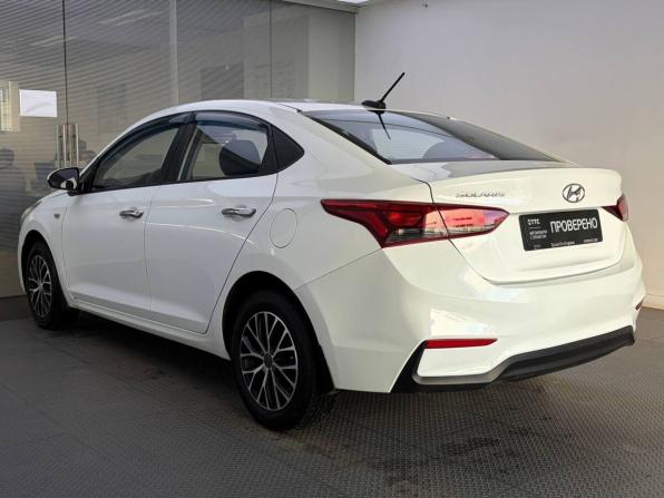 Hyundai Solaris II с пробегом 2018 года, цена 1 055 000 рублей, 104500 км, седан, Автокод Объявления