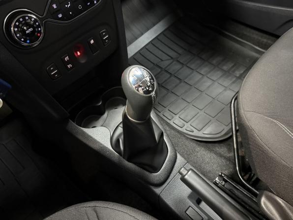 Renault Sandero II Рестайлинг с пробегом 2019 года, цена 1 349 000 рублей, 49043 км, хэтчбек, Автокод Объявления