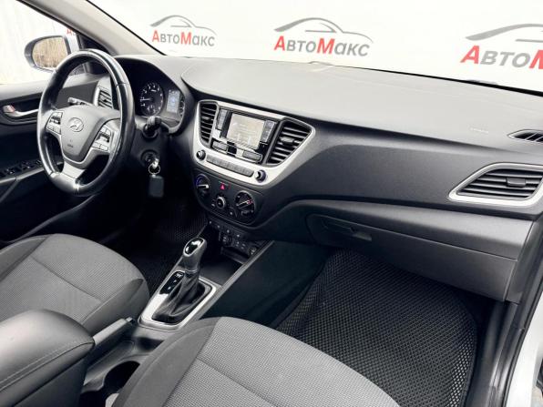 Hyundai Solaris II с пробегом 2017 года, цена 1 346 000 рублей, 120120 км, седан, Автокод Объявления