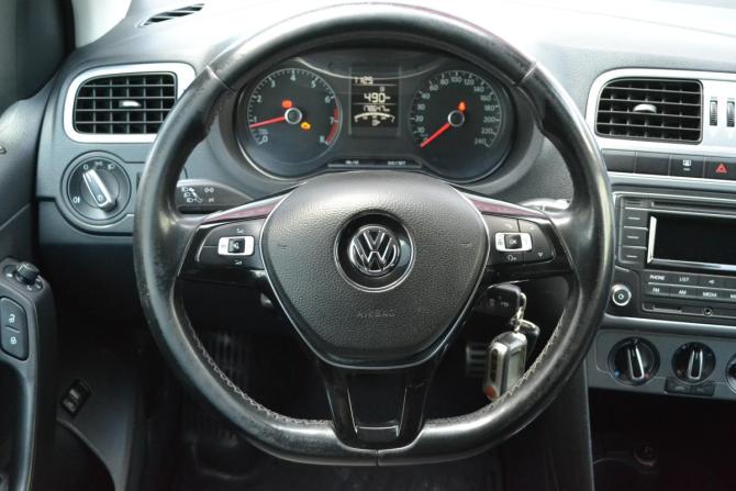 Volkswagen Polo V Рестайлинг с пробегом 2016 года, цена 720 000 рублей, 178646 км, седан, Автокод Объявления