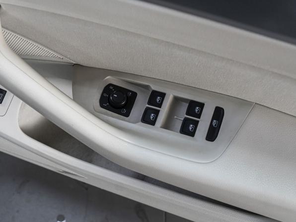 Volkswagen Passat B8 с пробегом 2015 года, цена 1 469 000 рублей, 172785 км, универсал, Автокод Объявления
