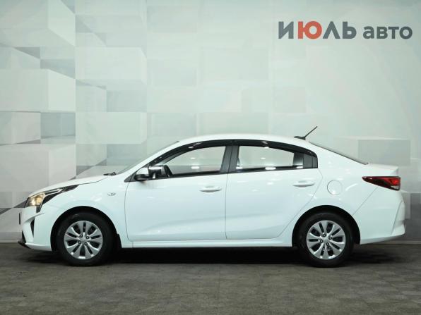 Kia Rio IV Рестайлинг с пробегом 2021 года, цена 1 800 000 рублей, 60980 км, седан, Автокод Объявления