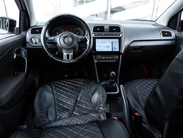 Volkswagen Polo V с пробегом 2014 года, цена 550 000 рублей, 303622 км, седан, Автокод Объявления