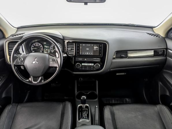 Mitsubishi Outlander III Рестайлинг 2 с пробегом 2015 года, цена 1 795 000 рублей, 158255 км, внедорожник, Автокод Объявления