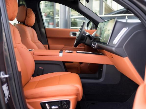 Li Auto (Lixiang) L9 I Рестайлинг с пробегом 2025 года, цена 10 300 000 рублей, 4 км, внедорожник, Автокод Объявления