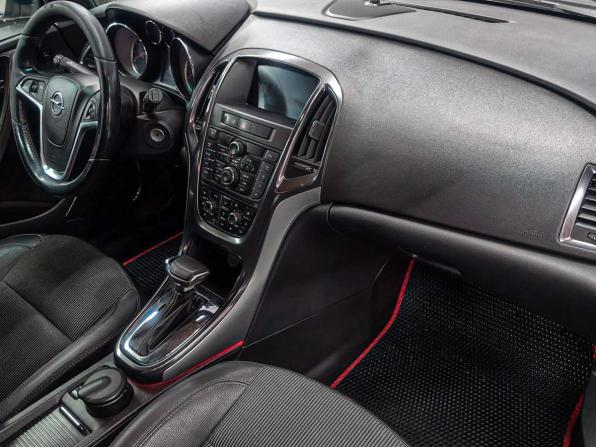 Opel Astra J с пробегом 2010 года, цена 879 900 рублей, 225298 км, хэтчбек, Автокод Объявления