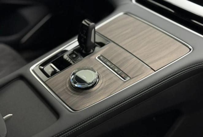 Новый Geely Monjaro I Рестайлинг 2026 года, цена 4 599 990 рублей, внедорожник, Автокод Объявления