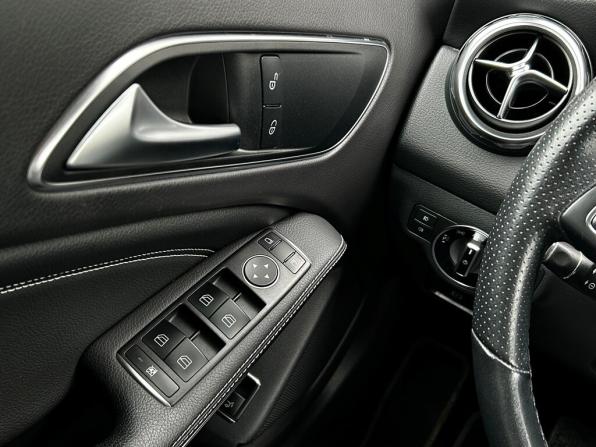 Mercedes-Benz GLA I (X156) Рестайлинг с пробегом 2019 года, цена 2 528 200 рублей, 95783 км, внедорожник, Автокод Объявления