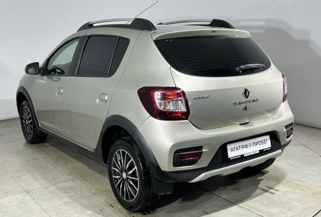 Renault Sandero II с пробегом 2018 года, цена 950 000 рублей, 137018 км, хэтчбек, Автокод Объявления