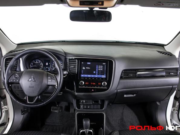 Mitsubishi Outlander III Рестайлинг 3 с пробегом 2022 года, цена 2 548 000 рублей, 43995 км, внедорожник, Автокод Объявления