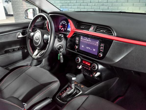 Kia Rio IV Рестайлинг с пробегом 2021 года, цена 1 765 000 рублей, 59865 км, седан, Автокод Объявления