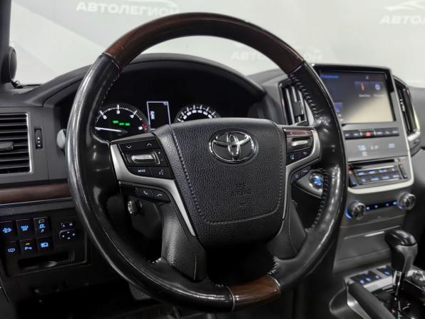 Toyota Land Cruiser 200 Series Рестайлинг 2 с пробегом 2018 года, цена 6 750 000 рублей, 157752 км, внедорожник, Автокод Объявления