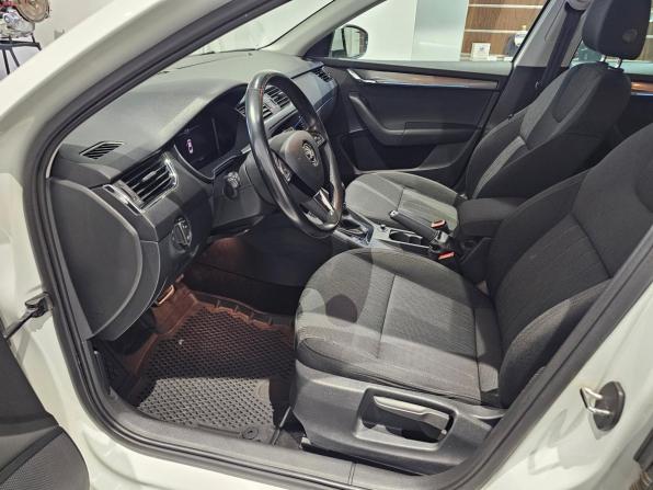 Skoda Octavia III (A7) Рестайлинг с пробегом 2019 года, цена 1 719 000 рублей, 121645 км, лифтбек, Автокод Объявления