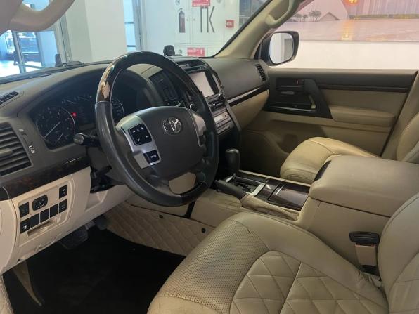 Toyota Land Cruiser 200 Series Рестайлинг 1 с пробегом 2012 года, цена 3 120 000 рублей, 246240 км, внедорожник, Автокод Объявления