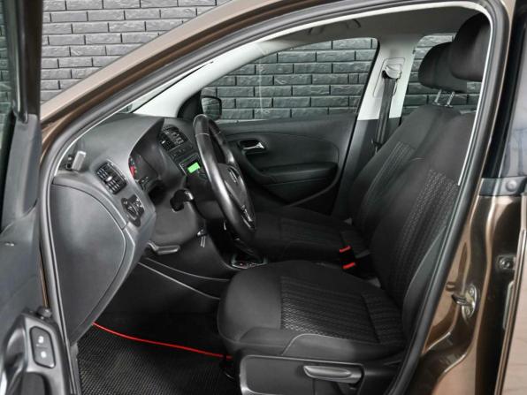 Volkswagen Polo V Рестайлинг с пробегом 2015 года, цена 1 310 000 рублей, 43523 км, седан, Автокод Объявления