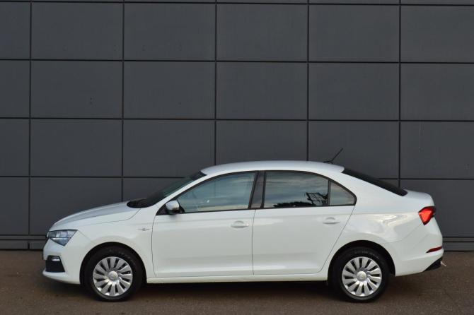 Skoda Rapid II с пробегом 2022 года, цена 1 650 000 рублей, 53007 км, лифтбек, Автокод Объявления