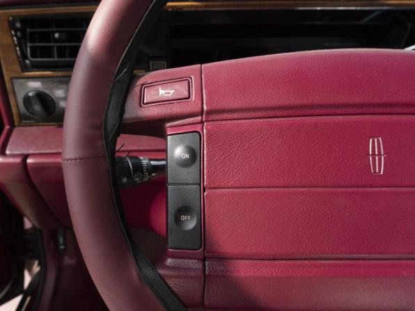 Lincoln Continental VIII с пробегом 1990 года, цена 819 000 рублей, 138318 км, седан, Автокод Объявления