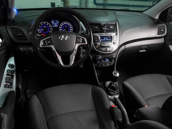 Hyundai Solaris I Рестайлинг с пробегом 2014 года, цена 897 000 рублей, 136071 км, хэтчбек, Автокод Объявления