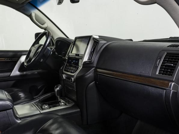 Toyota Land Cruiser 200 Series Рестайлинг 2 с пробегом 2015 года, цена 4 799 000 рублей, 250306 км, внедорожник, Автокод Объявления