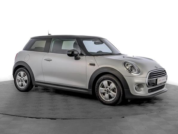 Mini Hatch III (F55/F56) Рестайлинг с пробегом 2020 года, цена 1 755 000 рублей, 94500 км, хэтчбек, Автокод Объявления