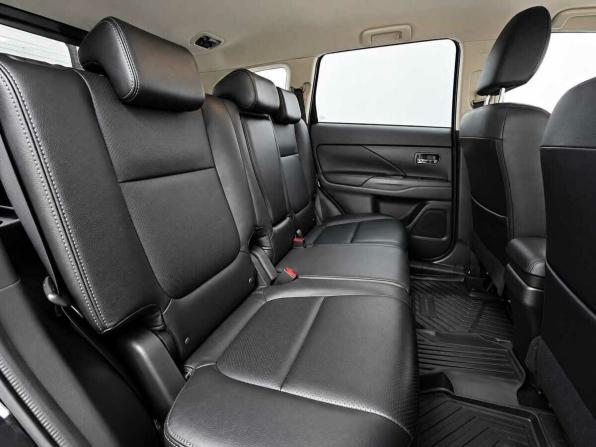 Mitsubishi Outlander III Рестайлинг 2 с пробегом 2017 года, цена 1 760 000 рублей, 202235 км, внедорожник, Автокод Объявления