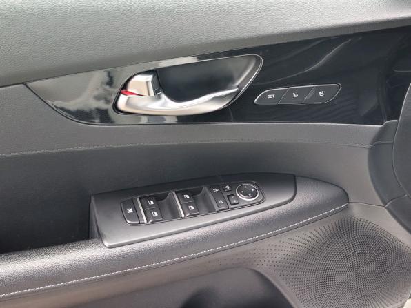 Kia Cerato IV с пробегом 2022 года, цена 2 420 000 рублей, 46706 км, седан, Автокод Объявления