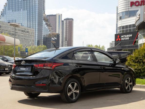 Hyundai Solaris II с пробегом 2019 года, цена 848 000 рублей, 318989 км, седан, Автокод Объявления