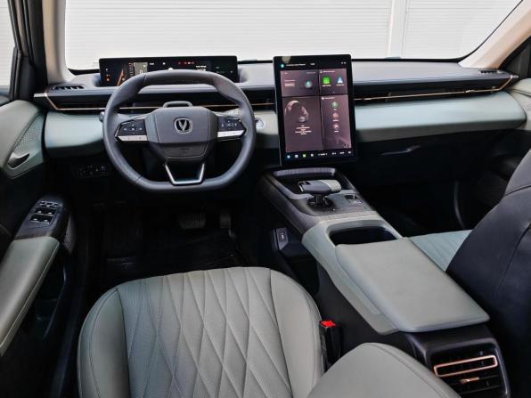 Changan Lamore с пробегом 2024 года, цена 2 190 000 рублей, 24228 км, седан, Автокод Объявления