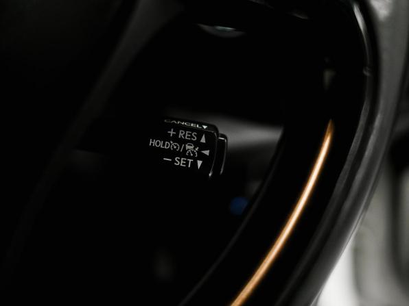 Toyota C-HR I с пробегом 2017 года, цена 1 900 000 рублей, 59819 км, внедорожник, Автокод Объявления